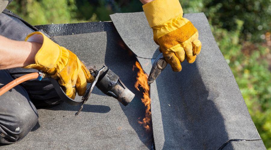 Professional gutter cleaning in Island Lake, IL
